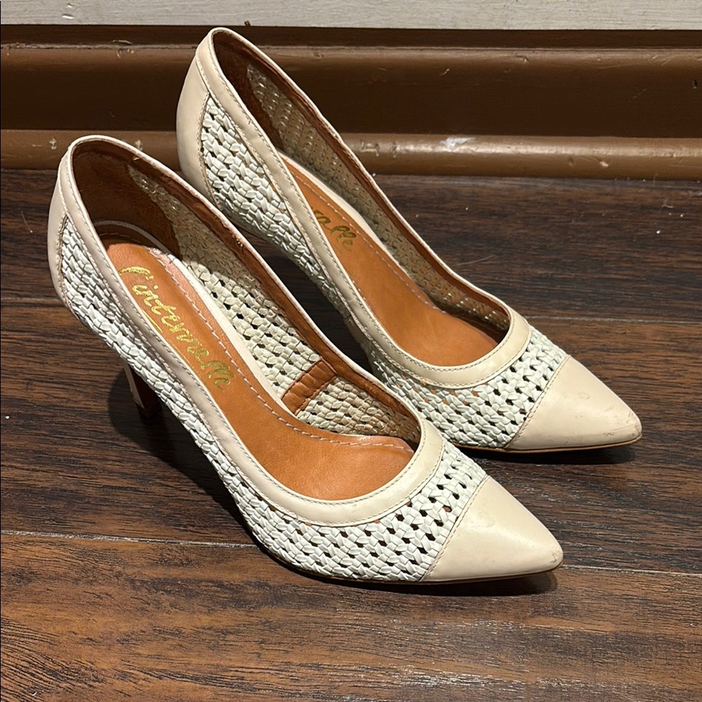 L'INTERVALLE Cream Heels with Perforated Design